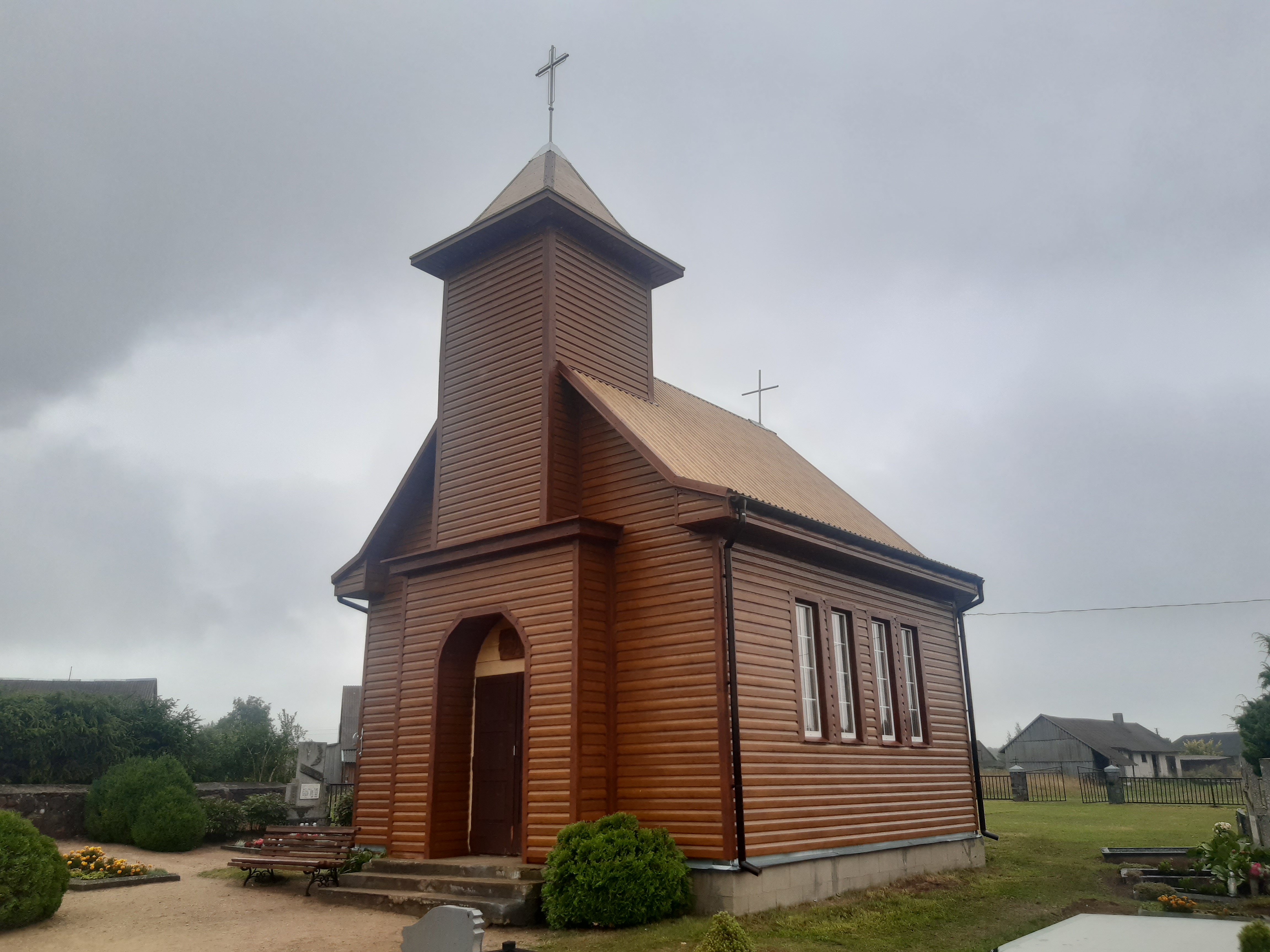 Lukonių koplytėlės renovacijos pabaigtuvės Lukonių koplytėlės renovacijos pabaigtuvės